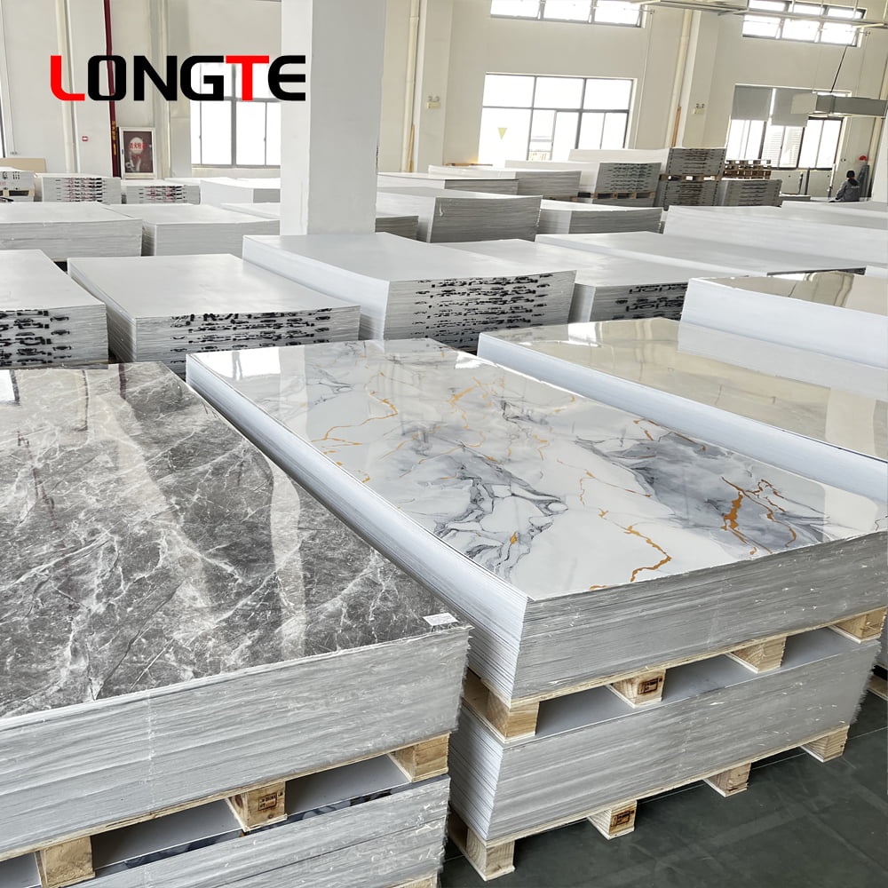 Điều gì làm tấm tường PVC UV, SPC, PU và đá mềm trở thành lựa chọn tối ưu cho nội thất sang trọng?